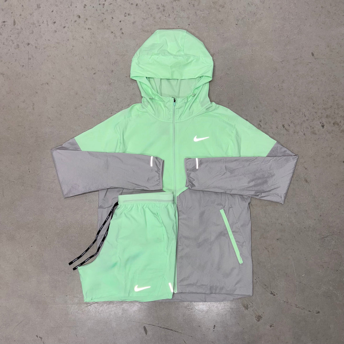 Nike Vapour Green Windrunner Jacket x Flex Stride Shorts Set