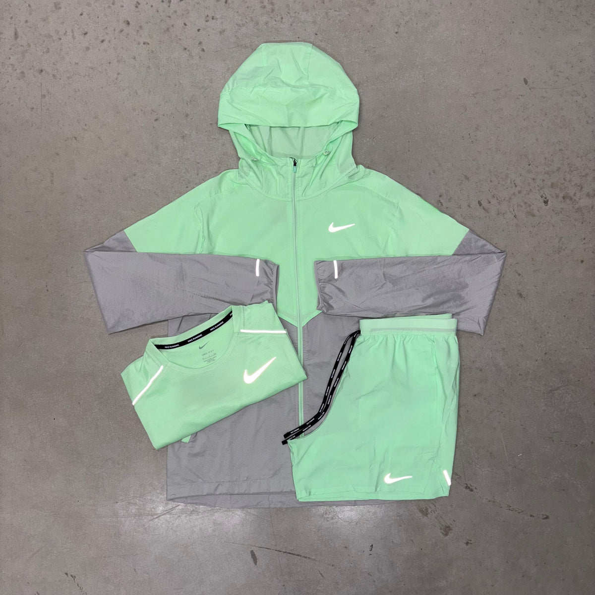 Nike Vapour Green Flex Stride Bundle