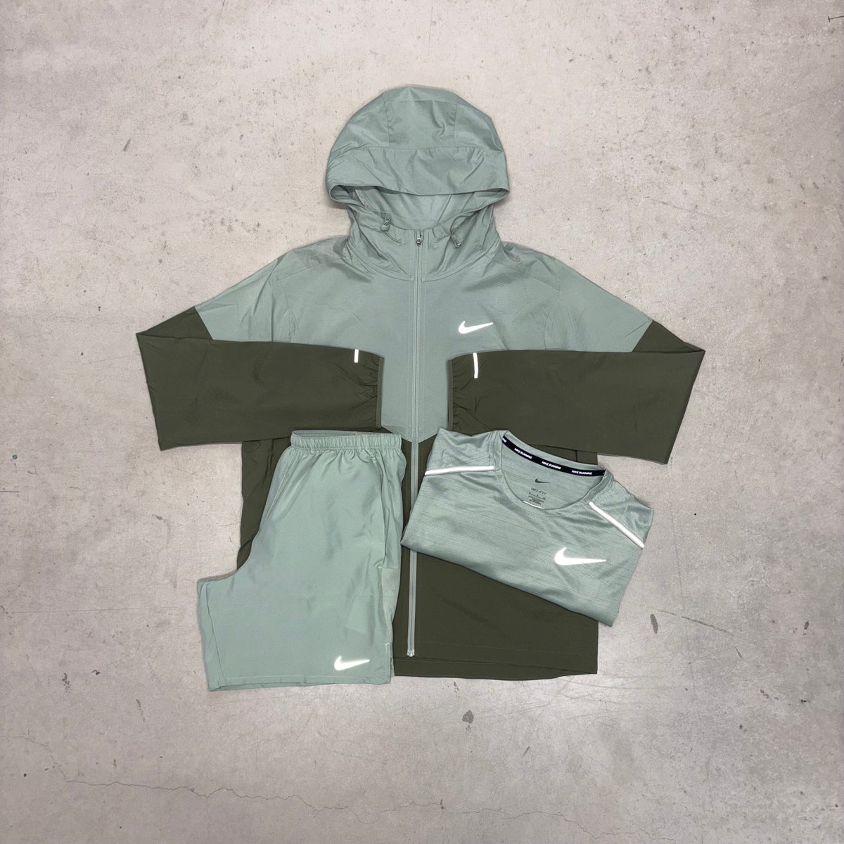 Nike Jade Horizon Windrunner Bundle