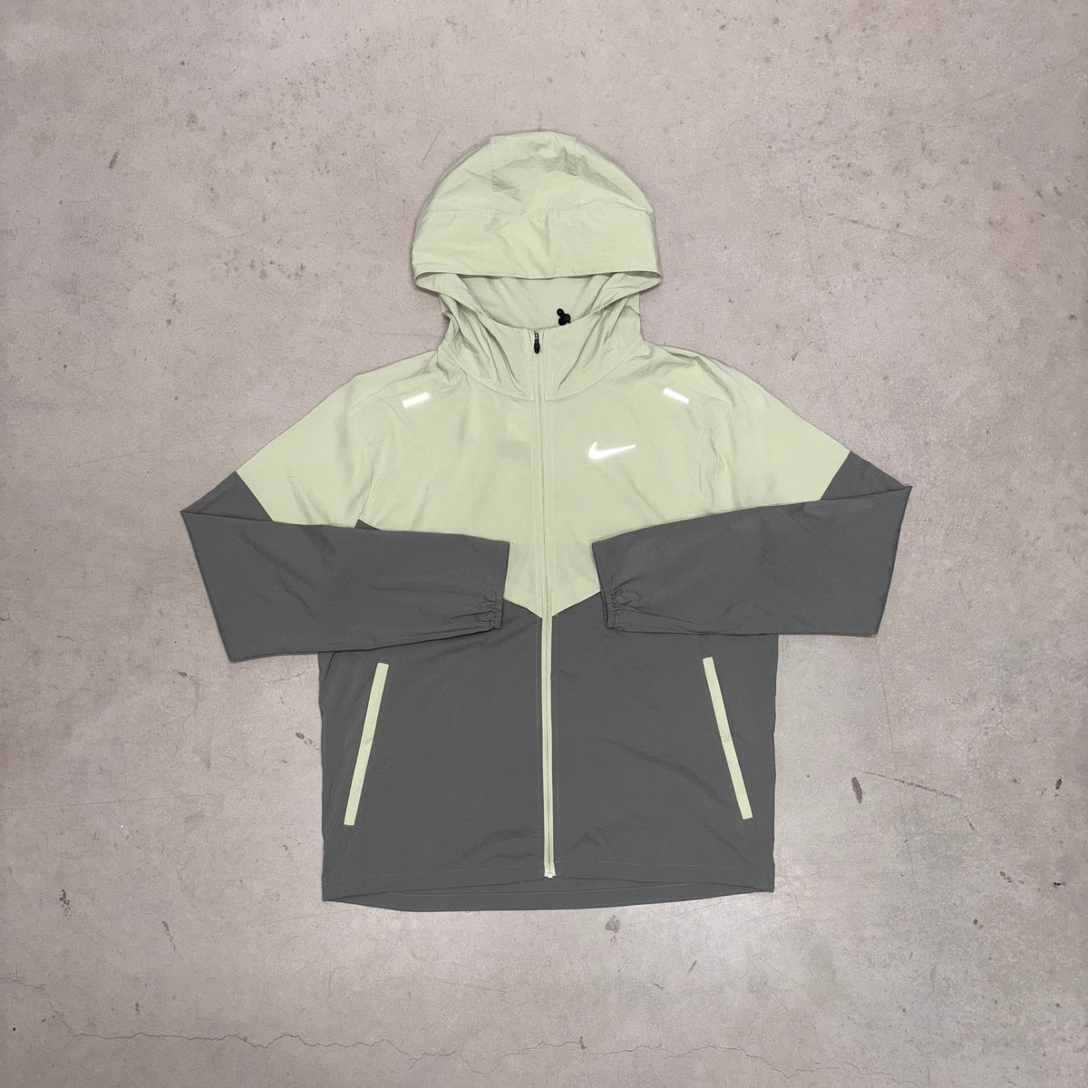 Nike Olive Aura Uv Windrunner Jacket