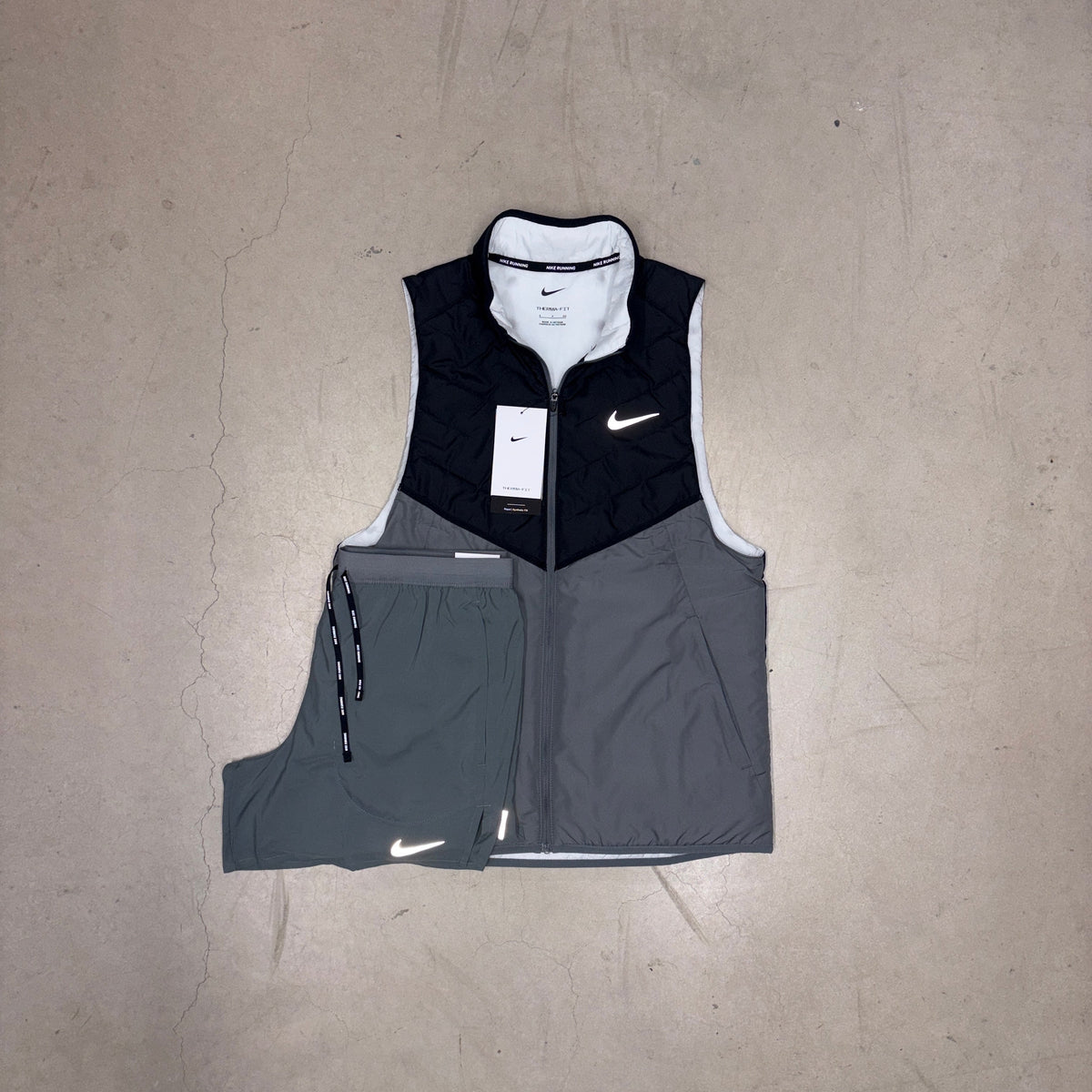 Nike Black/Smoke Grey Aerolayer Gilet x Grey Flex Stride Shorts
