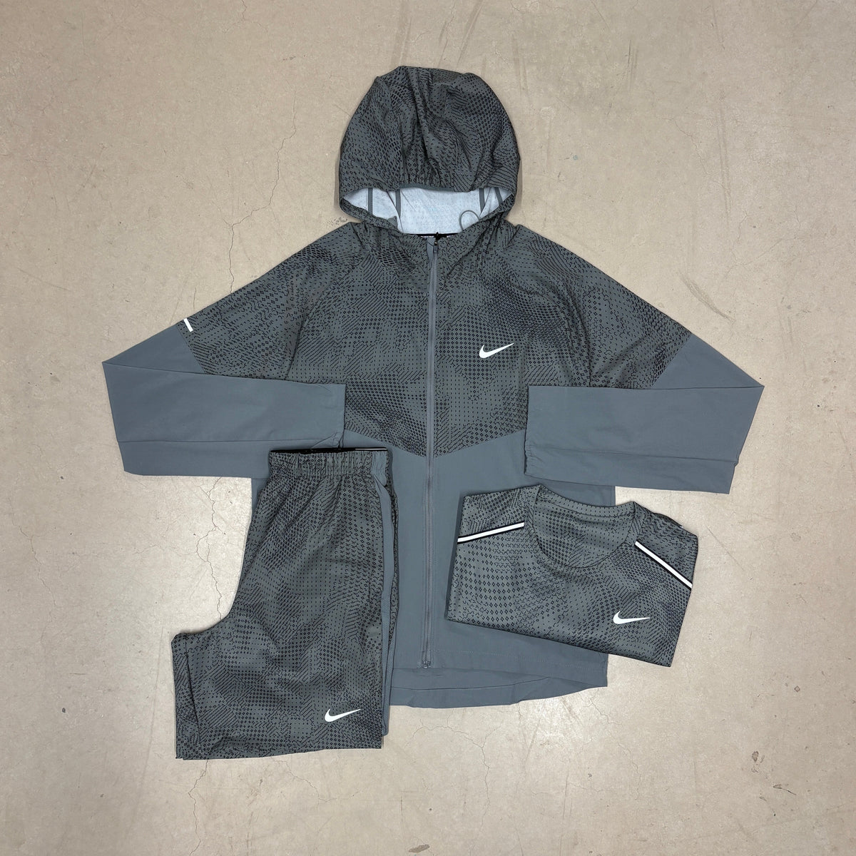 Nike Grey Patterned Repel Miler Full Bundle