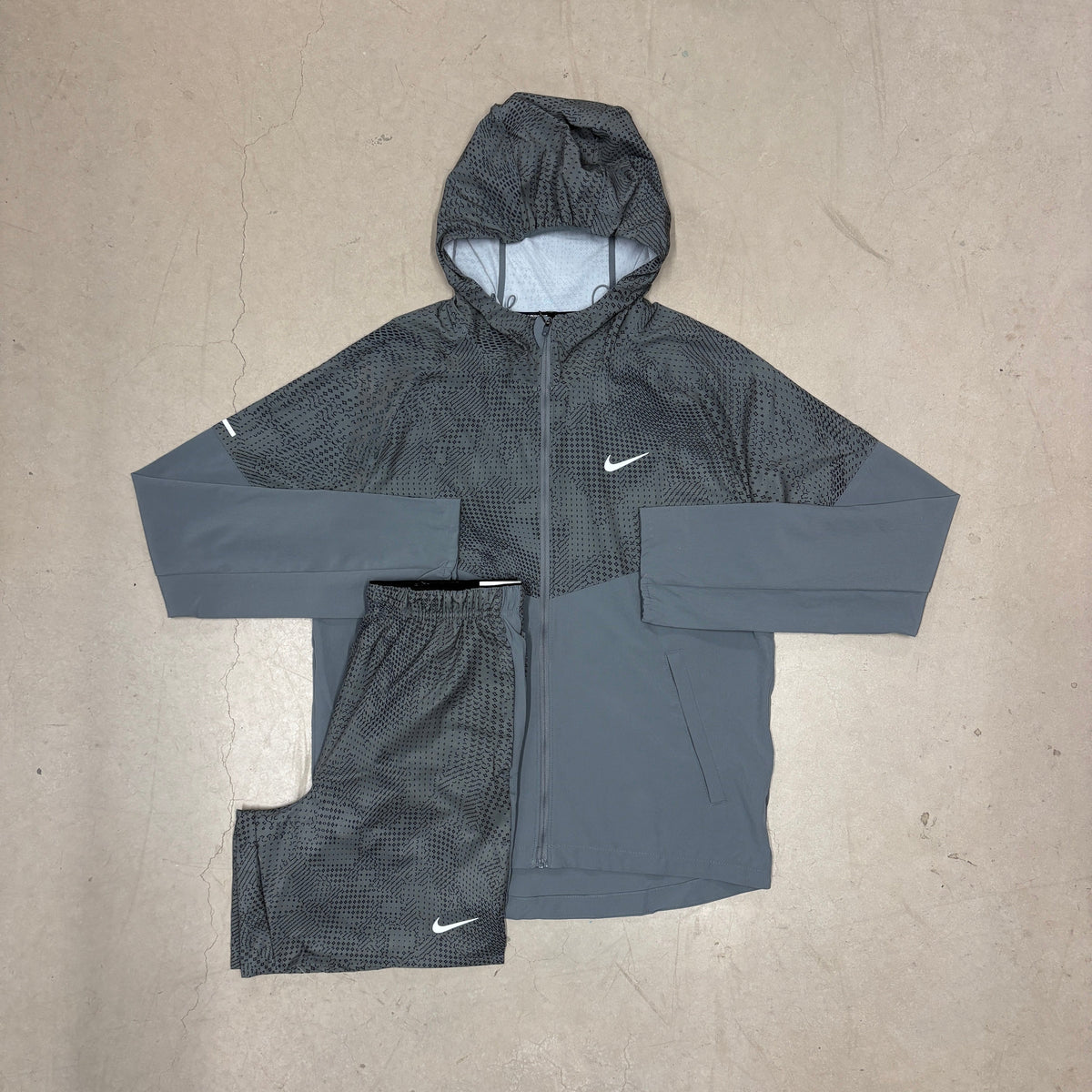 Nike Grey Patterned Jacket x Shorts Set