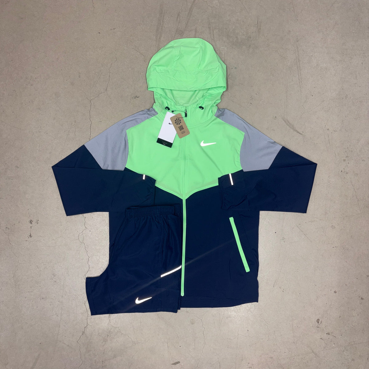 Nike Midnight Navy/Illusion Green Windrunner x Midnight Navy Shorts